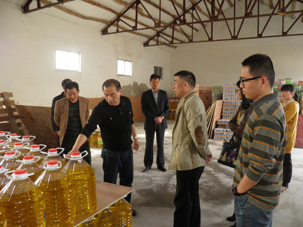 省國資委第二監(jiān)事會辦事處王正發(fā)一行到固鎮(zhèn)縣公司調(diào)研指導工作